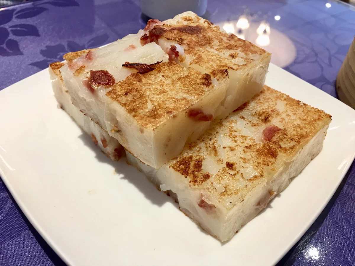 pan fried turnip cake 香煎萝白糕
